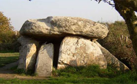 DOLMEN DE KERBOURG (Saint Lyphard)